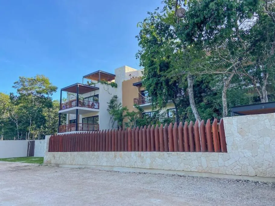 Сasa de vacaciones Villa Loft increíble king size Alberca infinita,Gym en medio de la selva Tulum