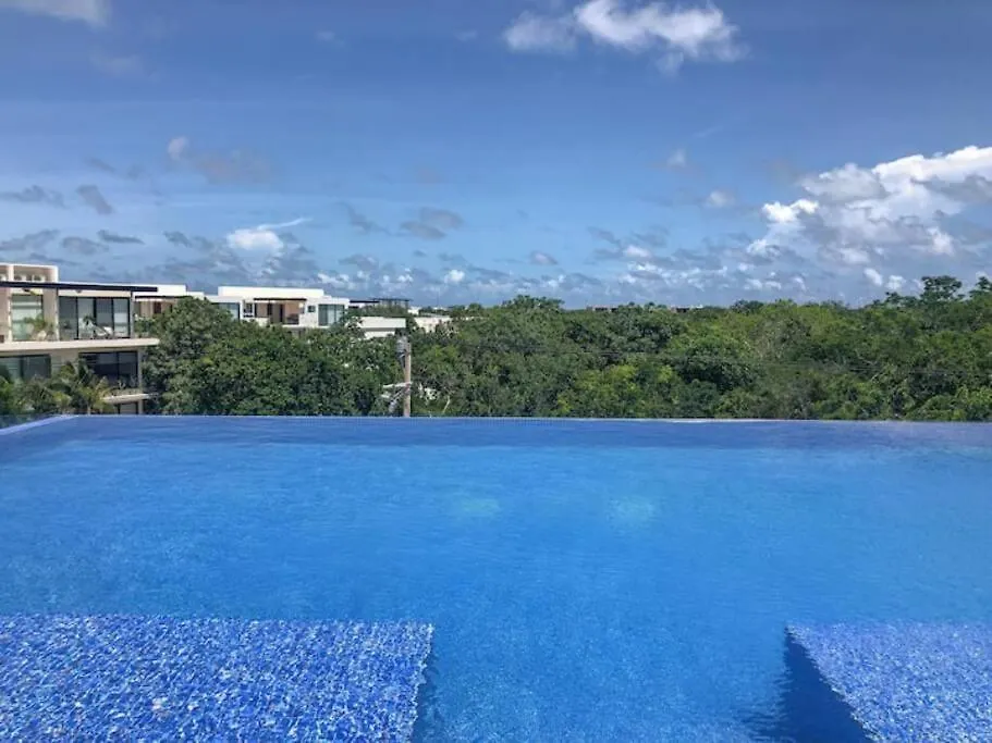 Villa Loft increíble king size Alberca infinita,Gym en medio de la selva Tulum 0*,