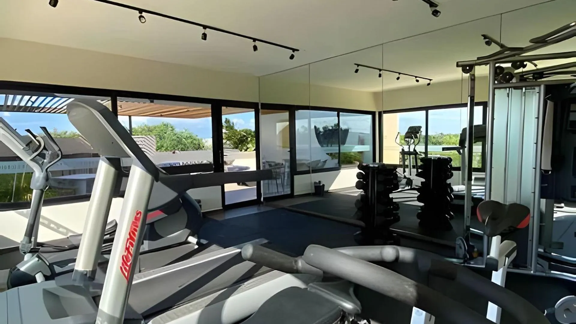 Сasa de vacaciones Villa Loft increíble king size Alberca infinita,Gym en medio de la selva Tulum México